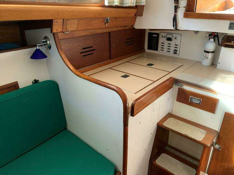 35ft Hinckley Yacht For Sale