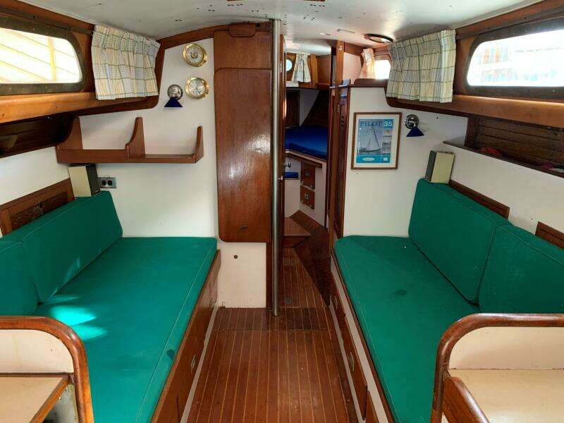 35ft Hinckley Yacht For Sale