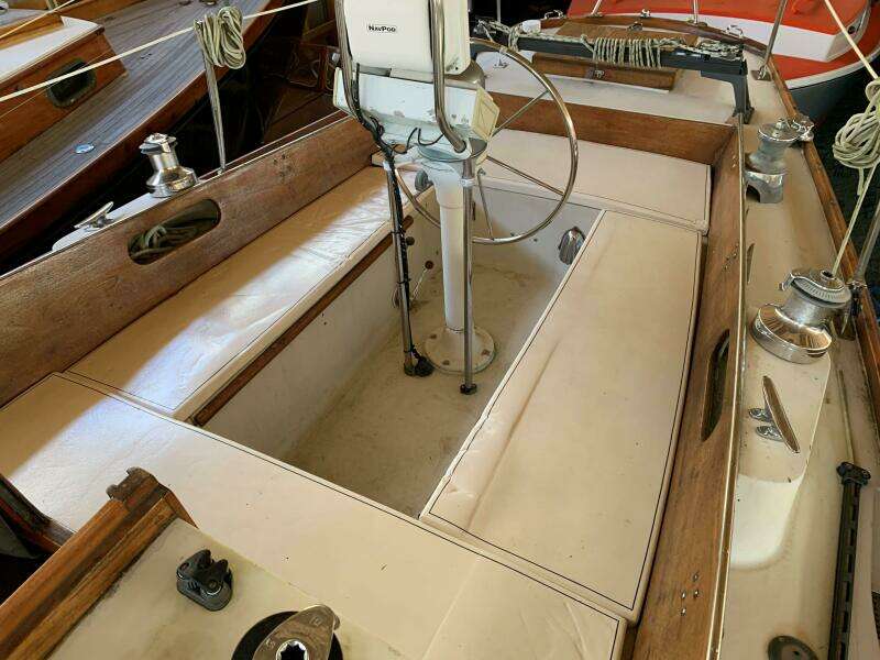 35ft Hinckley Yacht For Sale