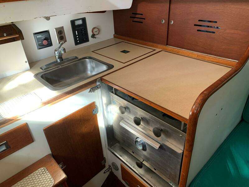 35ft Hinckley Yacht For Sale