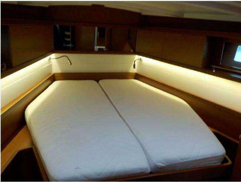 45ft Beneteau Yacht For Sale