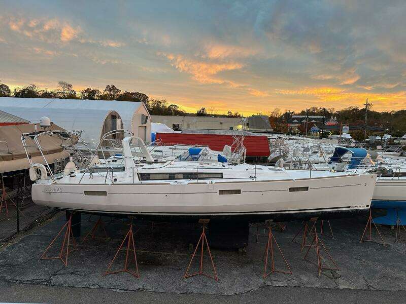 45ft Beneteau Yacht For Sale