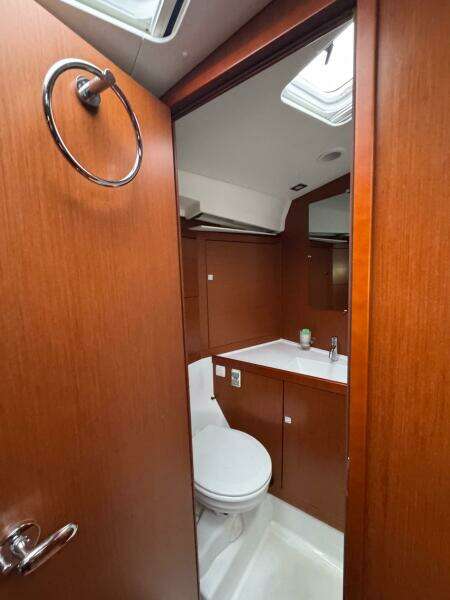 45ft Beneteau Yacht For Sale