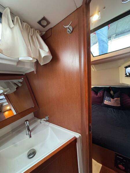 45ft Beneteau Yacht For Sale