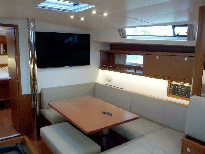 45ft Beneteau Yacht For Sale