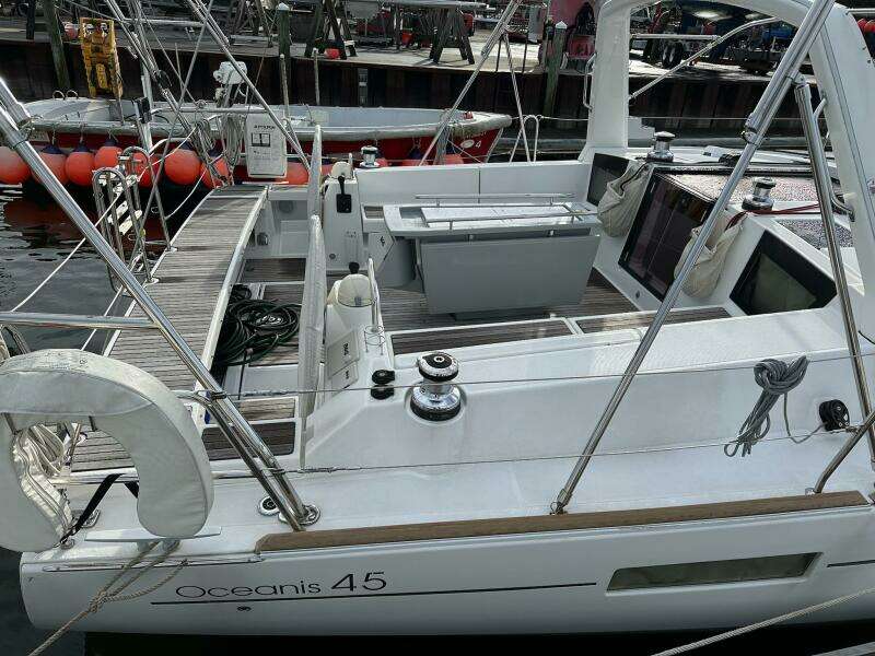 45ft Beneteau Yacht For Sale