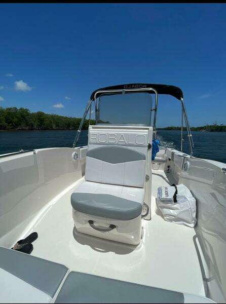 18ft Robalo Yacht For Sale