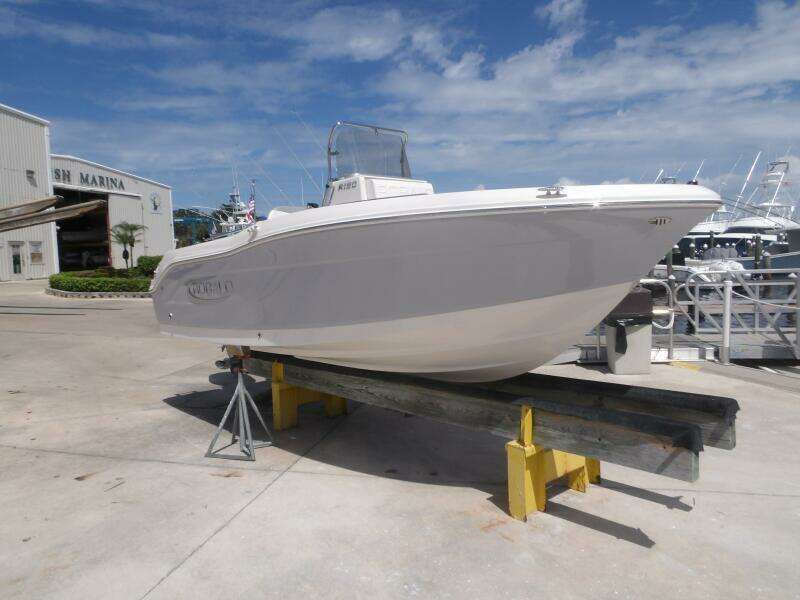 18ft Robalo Yacht For Sale