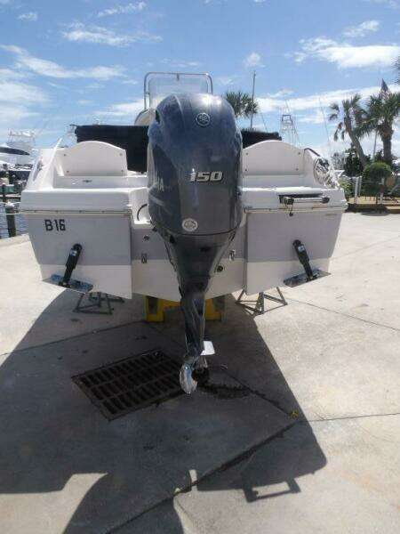 18ft Robalo Yacht For Sale