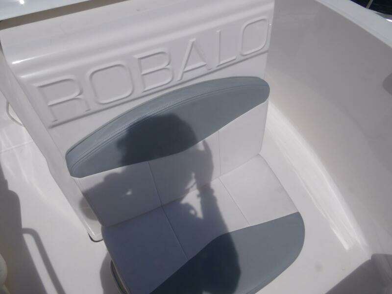 18ft Robalo Yacht For Sale
