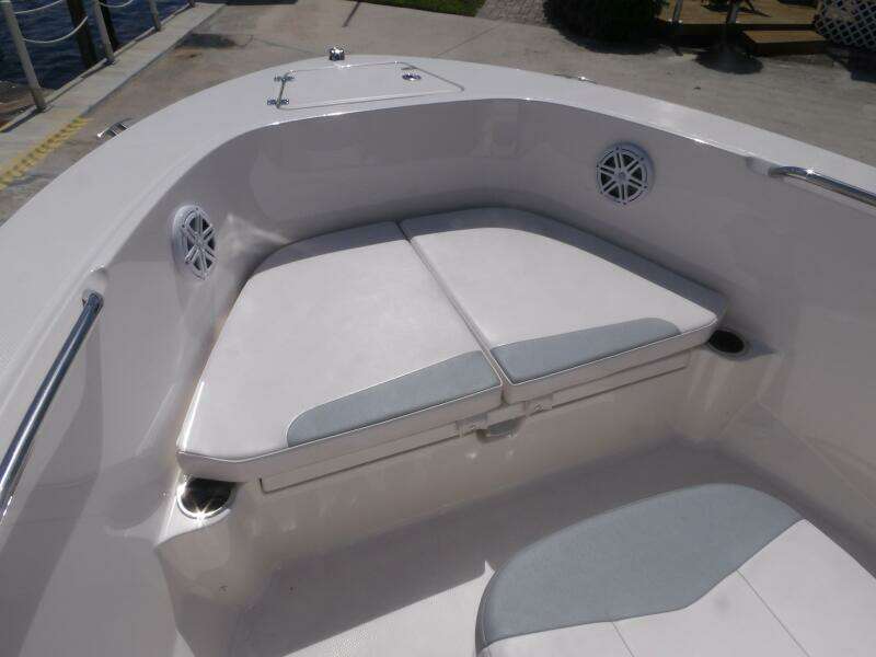 18ft Robalo Yacht For Sale