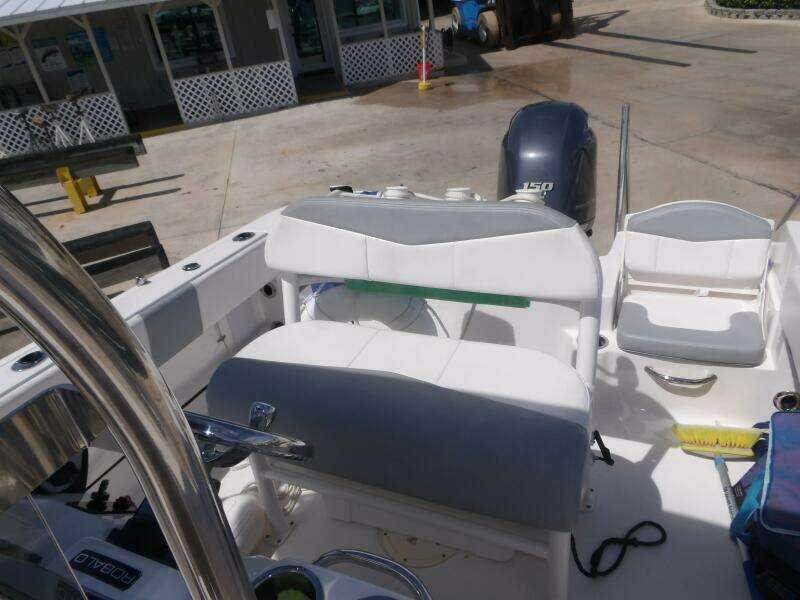 18ft Robalo Yacht For Sale