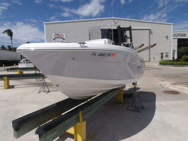 18ft Robalo Yacht For Sale