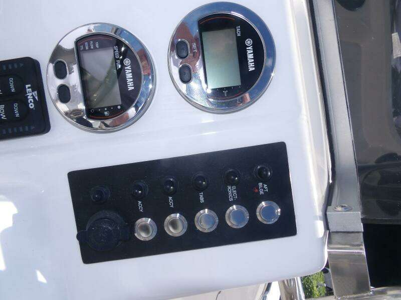 18ft Robalo Yacht For Sale