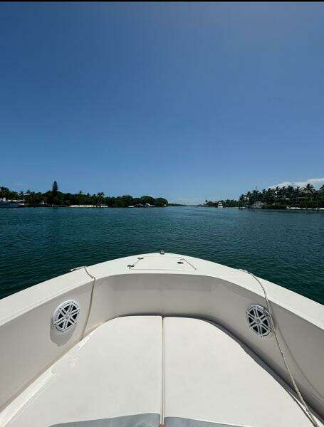18ft Robalo Yacht For Sale