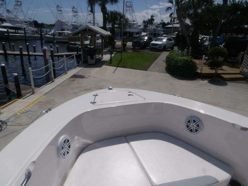 18ft Robalo Yacht For Sale