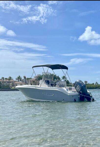 18ft Robalo Yacht For Sale
