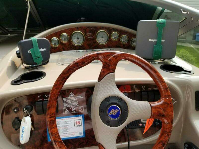 24ft Four Winns Yacht For Sale