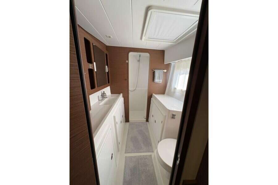2020-lagoon-42-sail-9966407-20251006161843274-4-1.jpg
