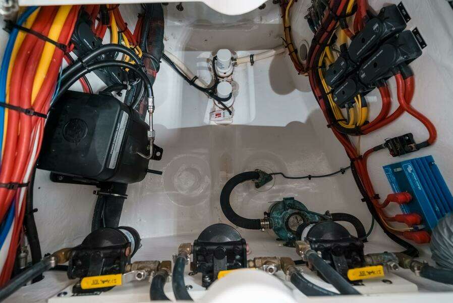 TIGHTEN UP 40ft Intrepid Yacht For Sale