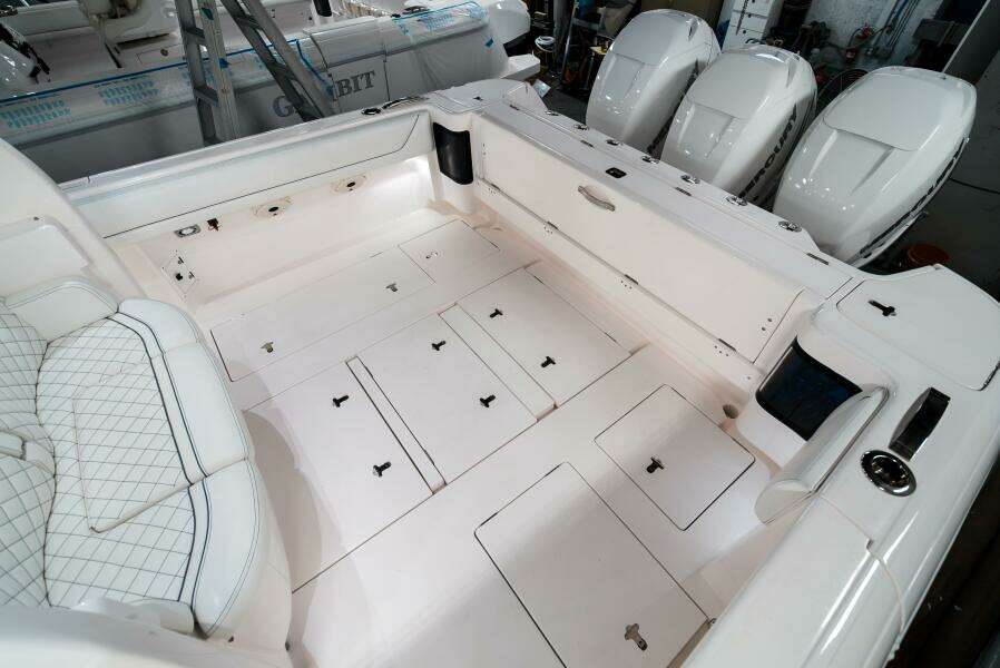 TIGHTEN UP 40ft Intrepid Yacht For Sale