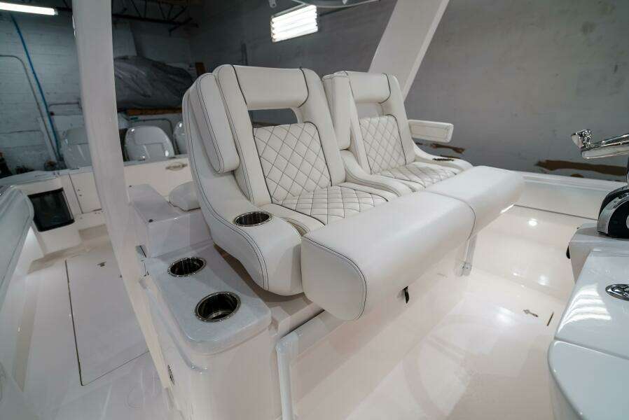 TIGHTEN UP 40ft Intrepid Yacht For Sale