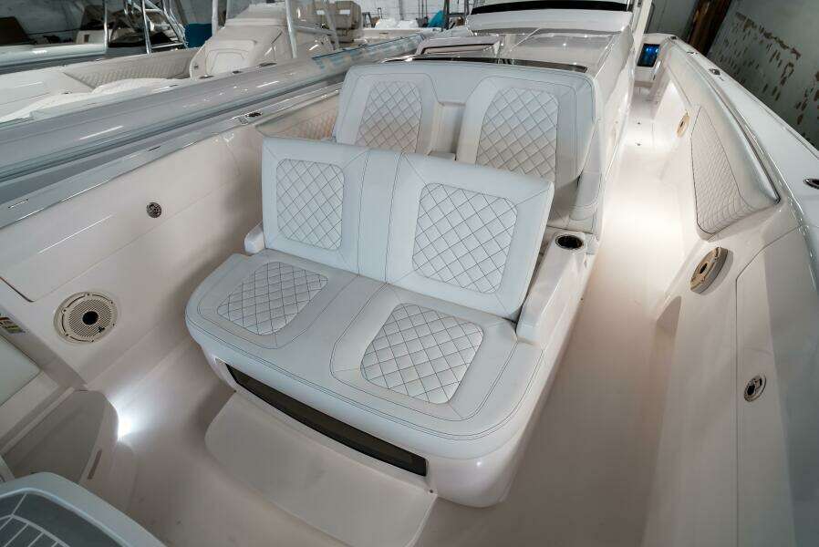 TIGHTEN UP 40ft Intrepid Yacht For Sale