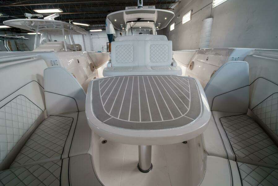 TIGHTEN UP 40ft Intrepid Yacht For Sale