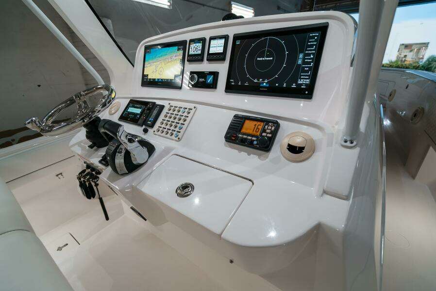 TIGHTEN UP 40ft Intrepid Yacht For Sale