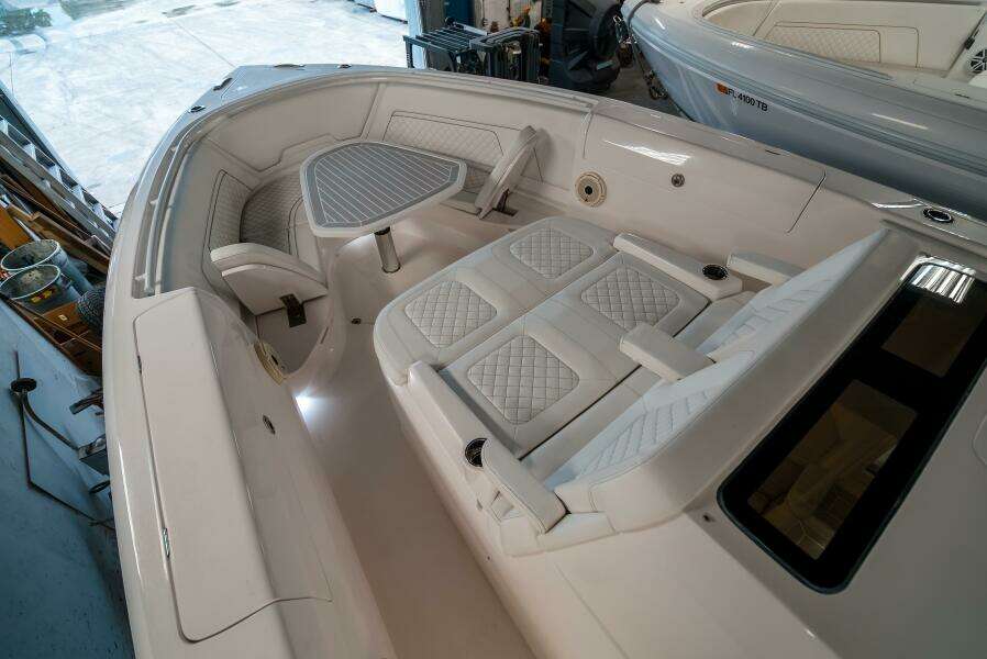 TIGHTEN UP 40ft Intrepid Yacht For Sale