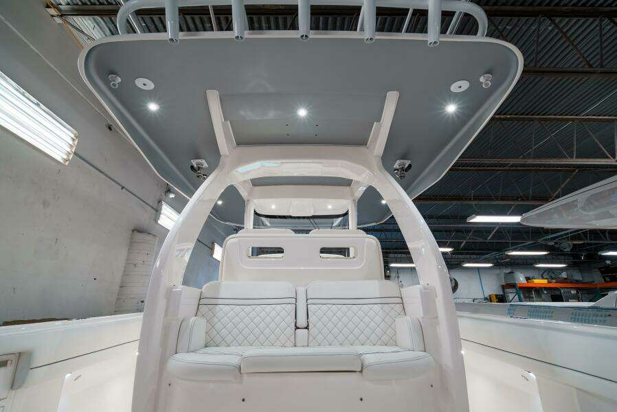 TIGHTEN UP 40ft Intrepid Yacht For Sale