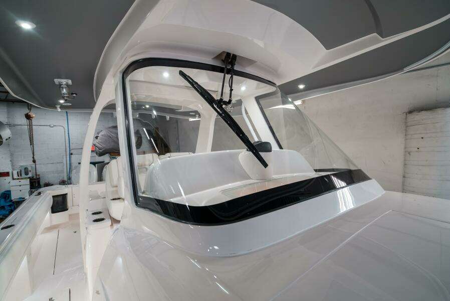 TIGHTEN UP 40ft Intrepid Yacht For Sale