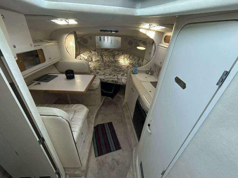 29ft Sea Ray Yacht For Sale