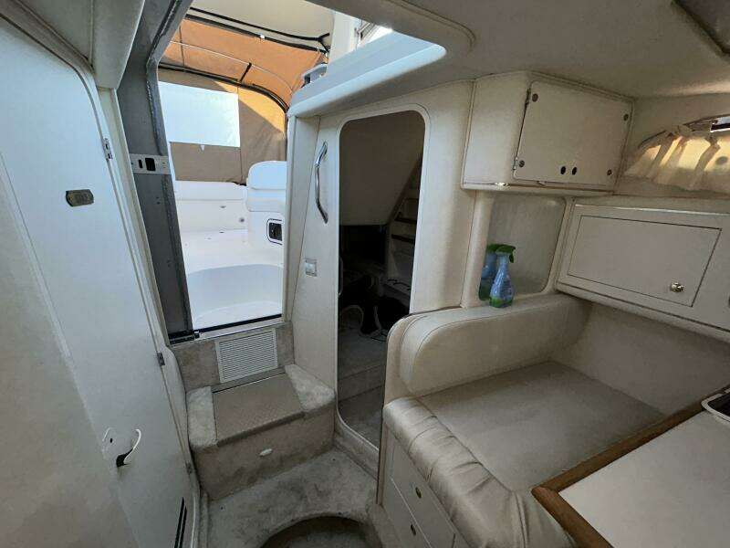 29ft Sea Ray Yacht For Sale