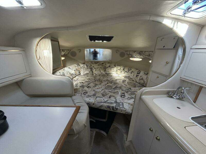 29ft Sea Ray Yacht For Sale