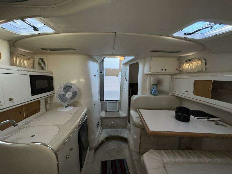 29ft Sea Ray Yacht For Sale