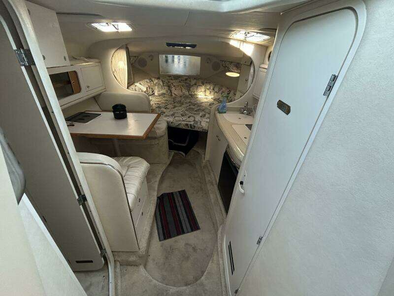 29ft Sea Ray Yacht For Sale