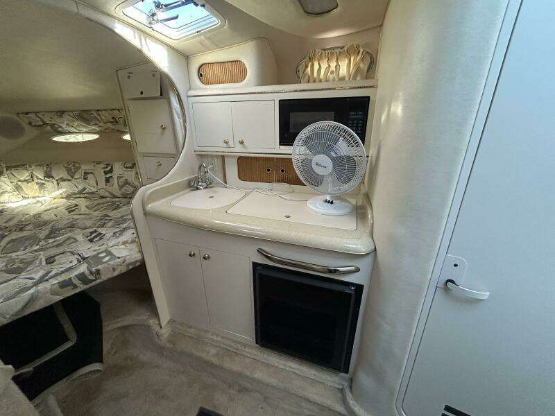 29ft Sea Ray Yacht For Sale