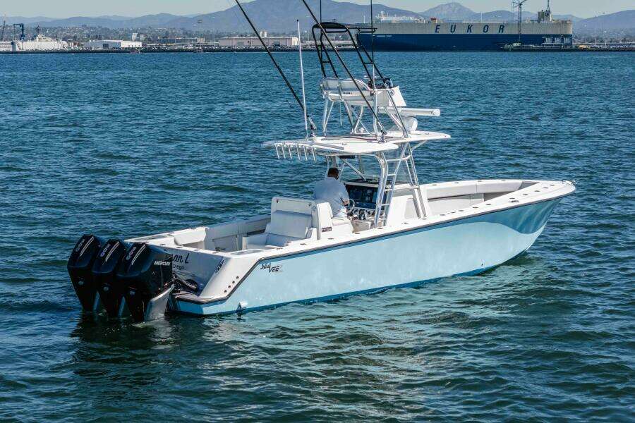  2018 SeaVee 370Z- SUSAN L