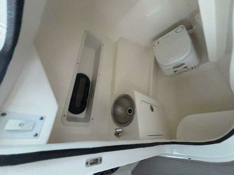 27ft Sea Ray Yacht For Sale