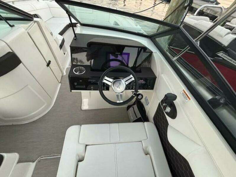 27ft Sea Ray Yacht For Sale