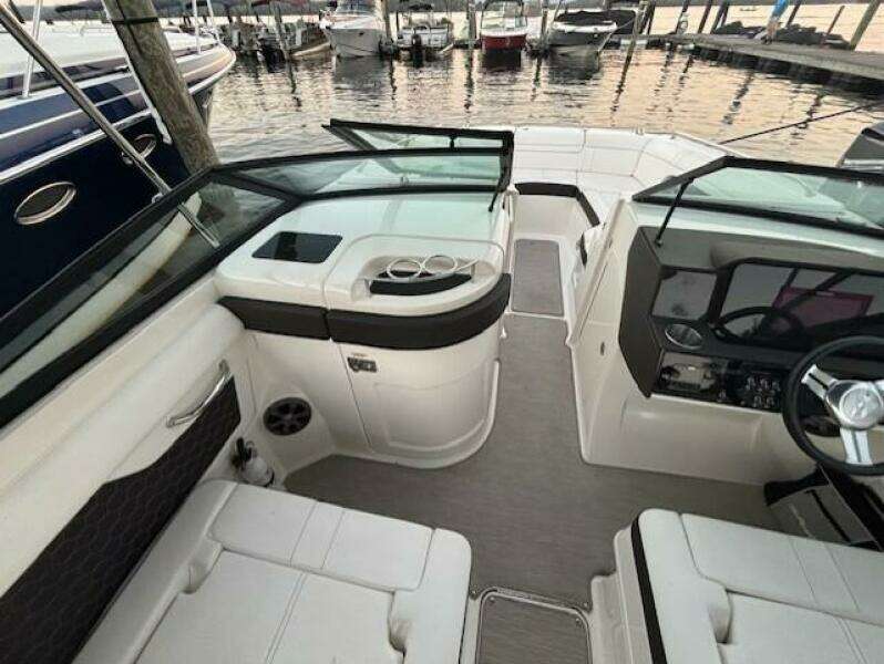27ft Sea Ray Yacht For Sale