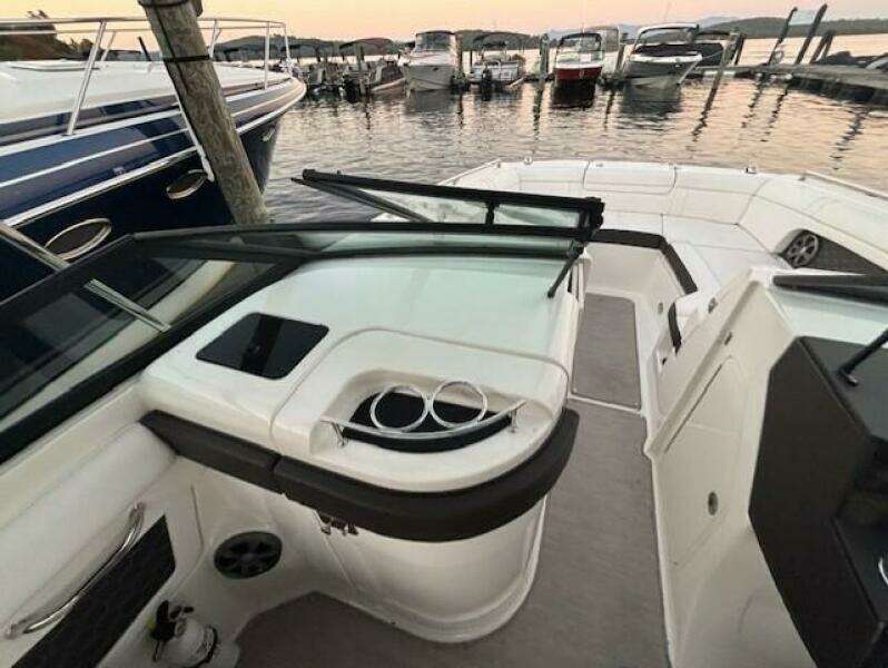 27ft Sea Ray Yacht For Sale