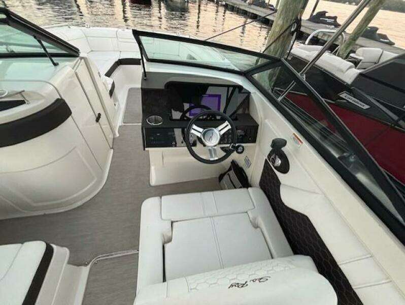 27ft Sea Ray Yacht For Sale