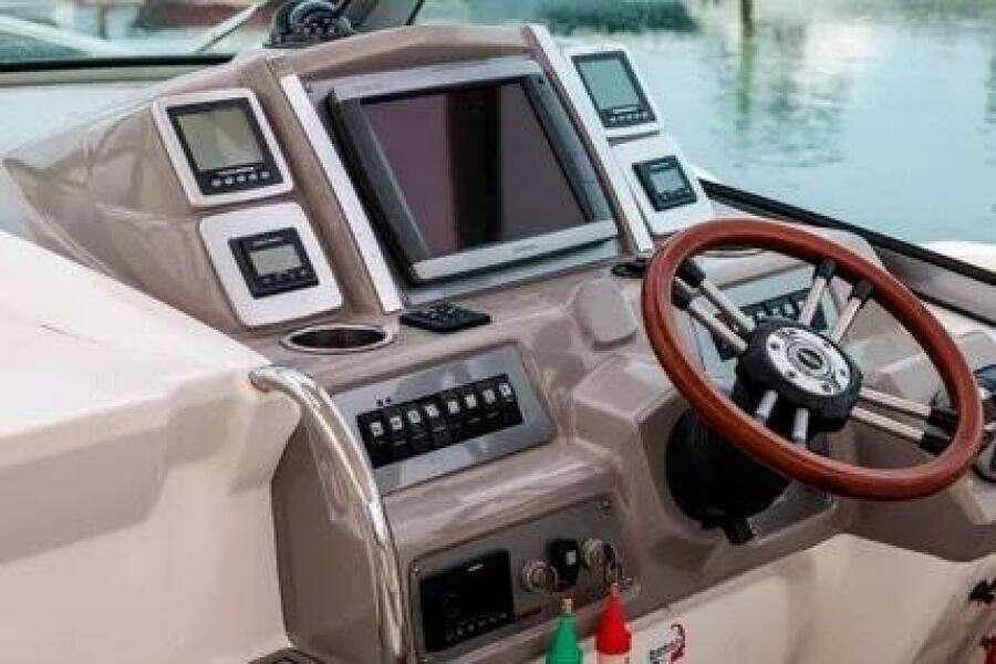 33ft Chaparral Yacht For Sale
