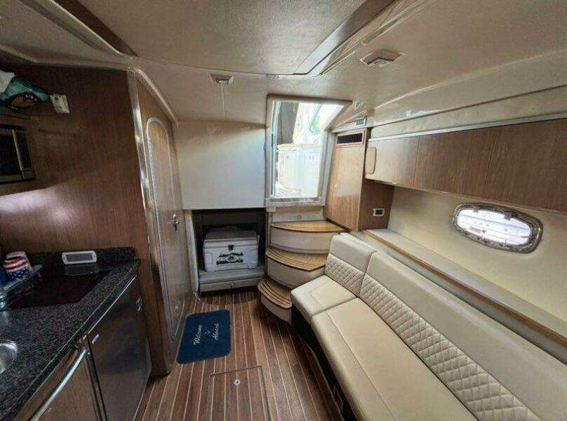 33ft Chaparral Yacht For Sale