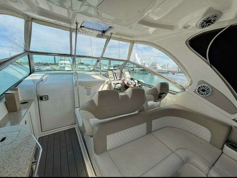 33ft Chaparral Yacht For Sale