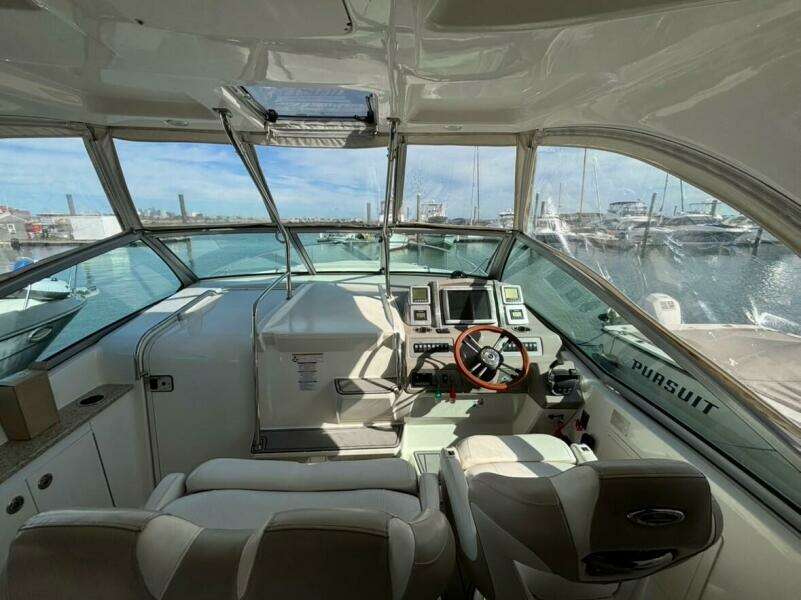 33ft Chaparral Yacht For Sale