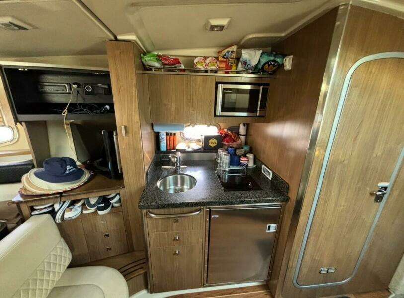 33ft Chaparral Yacht For Sale