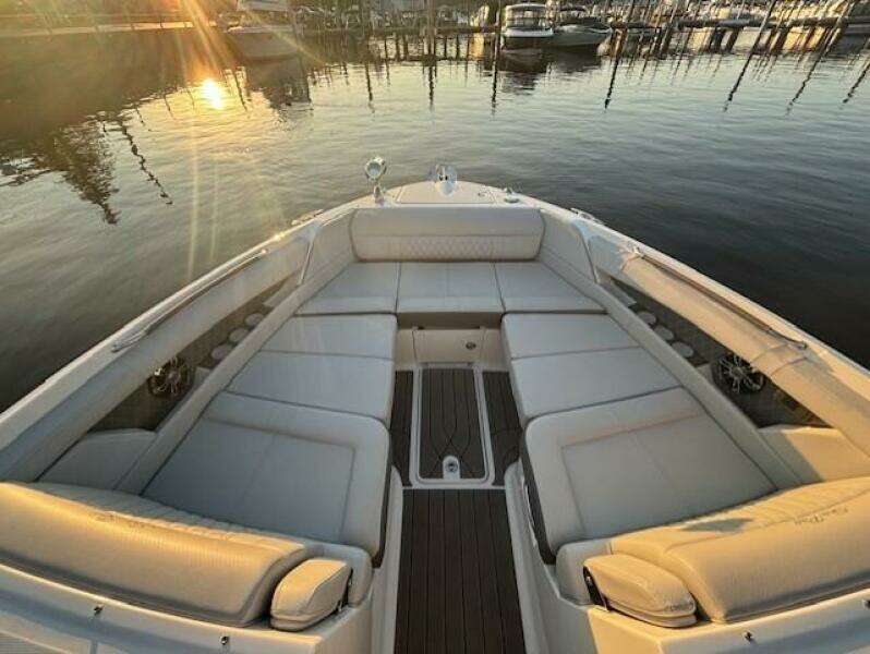 35ft Sea Ray Yacht For Sale